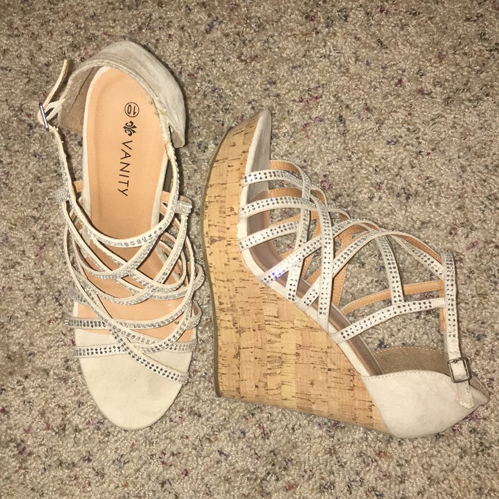 🔥🔥Sparkly wedges!